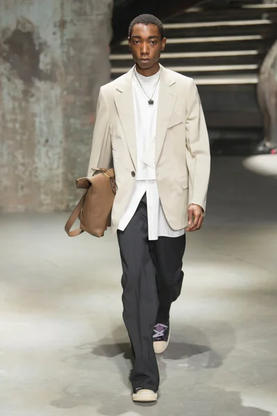 Look 29